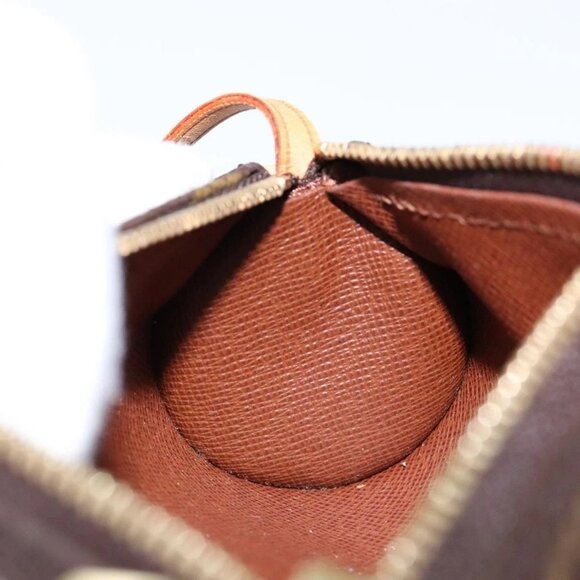 LOUIS VUITTON Monogram Papillon Pouch LV Auth - Picture 14 of 16